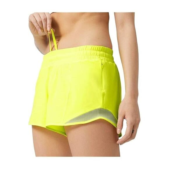 Women's Lululemon Hotty Hot Low-RiseLined Short 4" Sonic Yellow Size 4 - Picture 1 of 9